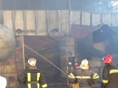 Пожар в Белой Церкви: пострадали три работника склада резиновых изделий