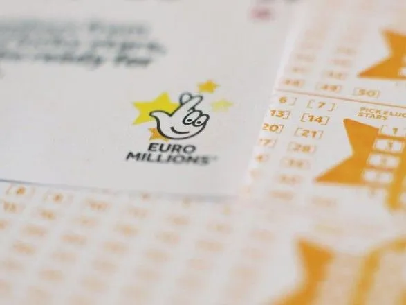 Шотландки вирішили не кидати роботу після мільйонного виграшу в лотерею