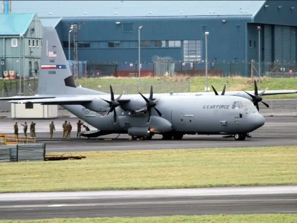 США поставят ФРГ военно-транспортные самолеты и воздушные заправщики