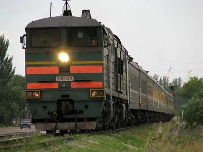 Поезд насмерть сбил женщину в Харьковской области