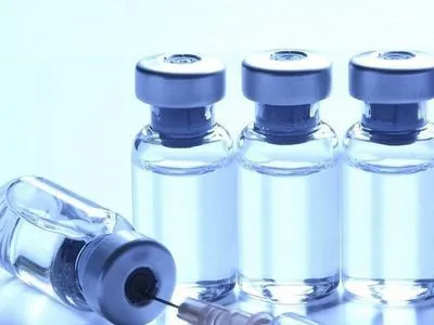 В Україні тимчасово заборонили використовувати вакцину через летальний випадок