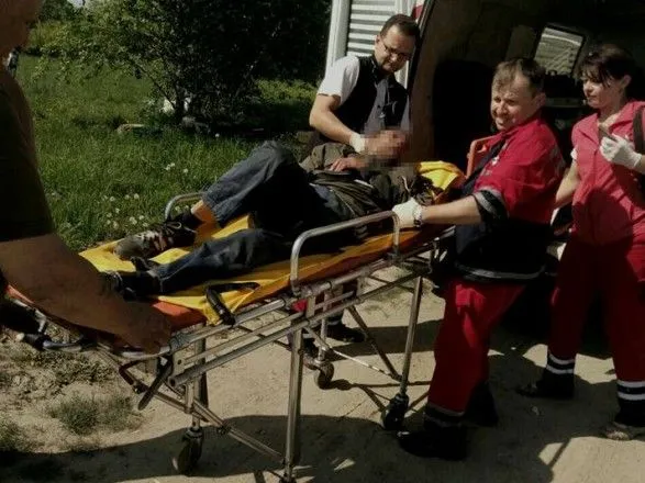 У полі на Львівщині виявили паралізованого литовця, у якого стався інсульт