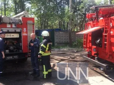 Пожар на столичном Голосеево погасили: горело более 50 авто