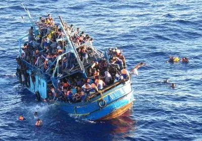 Берегова охорона Лівії врятувала в прибережних водах майже 100 нелегальних мігрантів