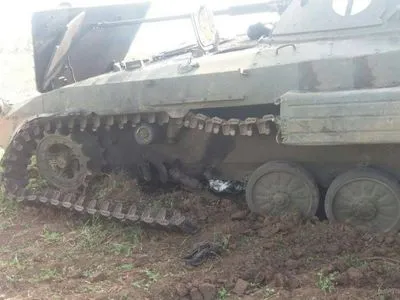 Военные на Донбассе подорвались на взрывчатке: один погиб, двое ранены