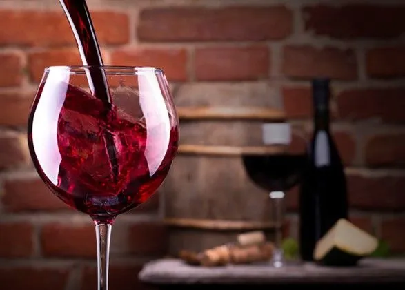 Украинцы учатся пить "правильные" вина - Безуглый