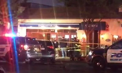 В США автомобиль протаранил ресторан: три человека в критическом состоянии