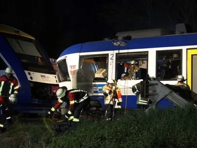 У Німеччини зіткнулися товарний і пасажирський потяги, є загиблі