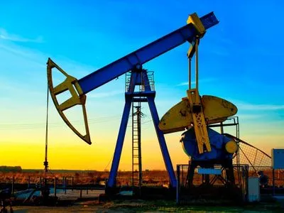 Цена нефти Brent выросла до почти 77 долларов за баррель
