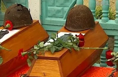 В Донецкой области перезахоронили 170 воинов, погибших в годы Второй Мировой войны