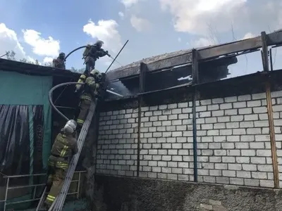 Возле станции метро "Гидропарк" в Киеве загорелся спортивный зал - ГосЧС