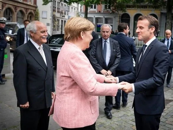 Меркель встретилась с Макроном в Ахене
