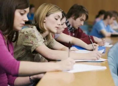 Эксперт: 90% украинских студентов не вернутся из-за границы после обучения