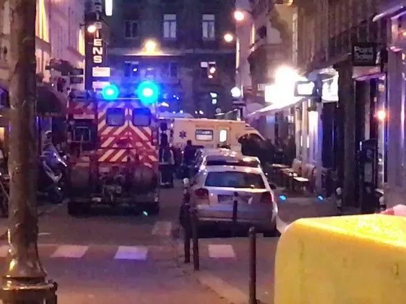 СМИ: один человек погиб в результате нападения неизвестного с ножом в Париже
