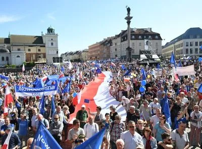 У Польщі відбувся багатотисячний опозиційний марш