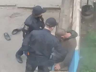 Издевательство над человеком в Сумской области: полицейских отстранили от службы