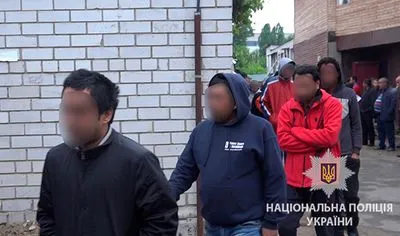 В Киеве полиция во время рейда задержала 32 нелегальных мигранта из Азии
