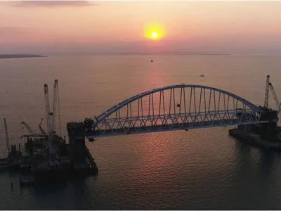 Подъездную часть Керченского моста открыли для автотранспорта
