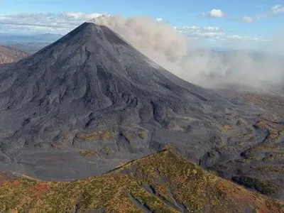 Вулкан на російській Камчатці втретє за добу викинув хмару попелу