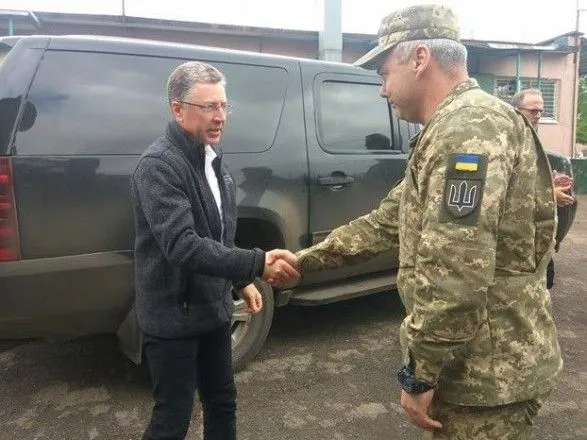 Наєв зустрівся з Волкером на Донбасі