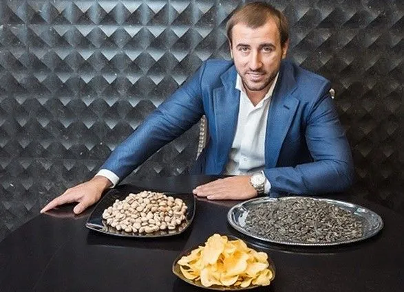 СБУ расследует факты продажи снеков депутата Рыбалки в оккупированном Крыму