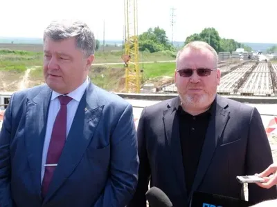 Петр Порошенко: масштабный ремонт дорог в Днепропетровской области стал возможным благодаря децентрализации