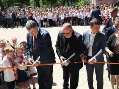 Петр Порошенко: Днепропетровщина - одна из лидеров по созданию нового образовательного пространства