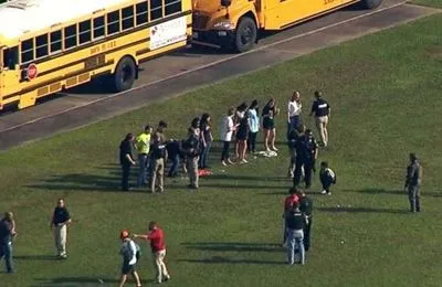 Associated Press: Стрельбу в техасской школе устроил 17-летний ученик