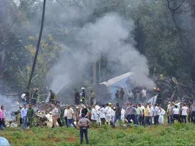 По меньшей мере три человека выжили в авиакатастрофе с пассажирским "Boeing" на Кубе