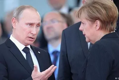 Меркель летит в Сочи обсуждать с Путиным "горячие вопросы"