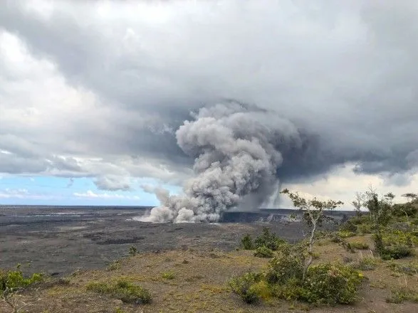 На Гавайях произошел взрыв в жерле вулкана