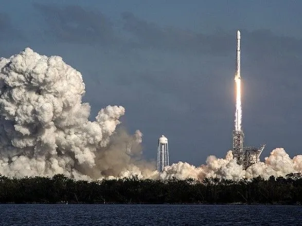 SpaceX запустила ракету Falcon 9 з супутниками зв'язку з Каліфорнії