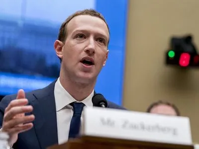 Цукерберг: Facebook повысила защиту через российское вмешательство