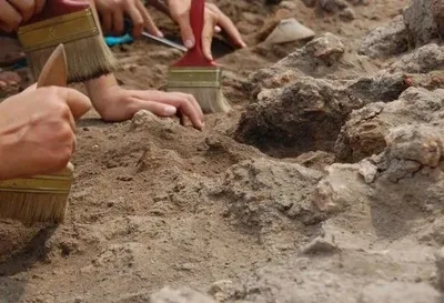 Формат участия украинских экспертов в археологических раскопках в Грушовичах еще согласовывается