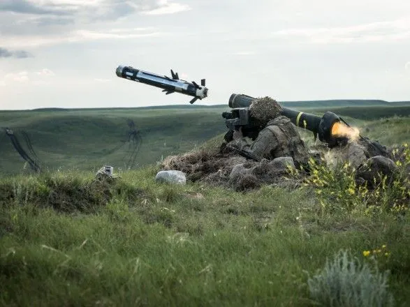 v-ukrayini-vidbulisya-pershi-puski-raketnikh-kompleksiv-javelin