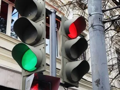 В Украине предлагают перейти на европейские стандарты светофорного регулирования