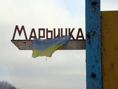 Снайпер боевиков убил жителя Марьинки и обстрелял авто скорой и полиции