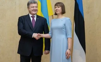 Президенты Украины и Эстонии начали встречи "с глазу на глаз"