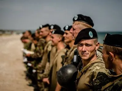 С сегодняшнего дня морская пехота Украины меняет цвет беретов