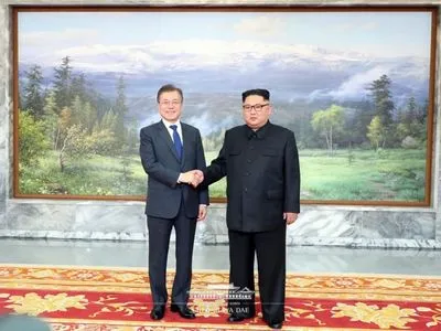 Кім Чен Ин зустрівся з президентом Південної Кореї