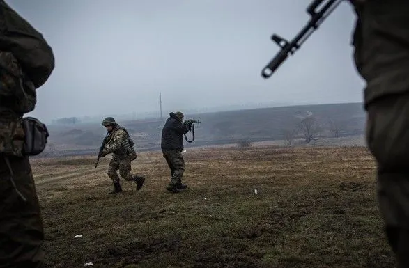 Обстріли бойовиків на Донбасі вночі дещо стихли