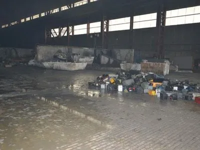 Завод по переработке аккумуляторных батарей загорелся в Днепре