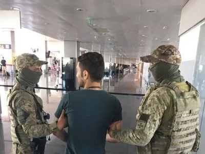 У столичному аеропорту іноземець назвався терористом