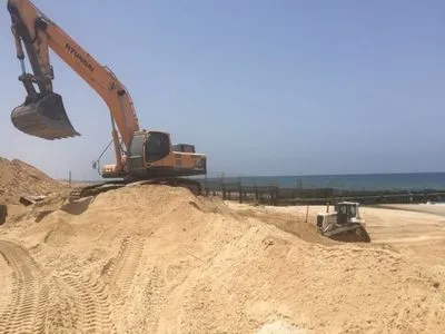 Израиль приступил к строительству морского барьера на границе сектора Газы