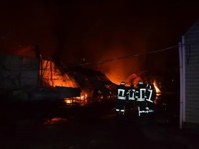 Склад металлопластиковых окон сгорел во Львовской области