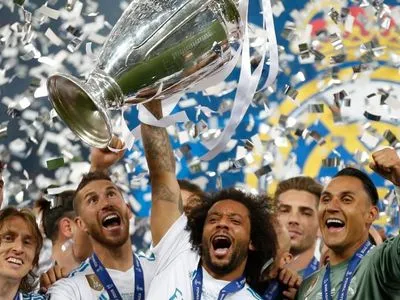 "Реал" привез кубок "Лиги чемпионов" в Мадрид