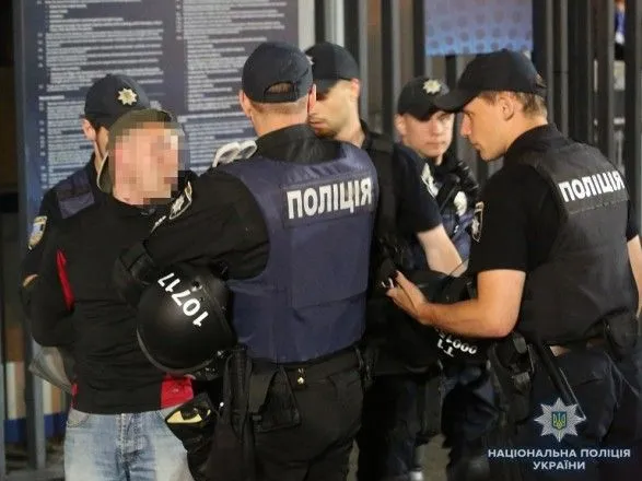 В Киеве возле стадиона "Олимпийский" задержали 18 человек