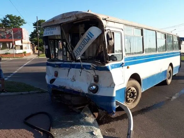 На Кіровоградщині у ДТП потрапив автобус із гірниками