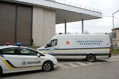 "Минирование" девяти бизнес-центров во Львове: взрывчатку не нашли
