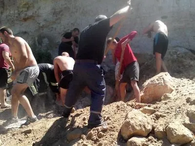 В Харьковской области юноша погиб под завалом песка